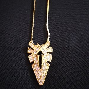 Vintage Trifari arrowhead pendant necklace
